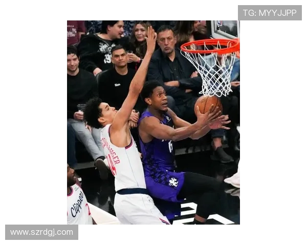 国王队力拼快船队 新赛季西部激战提前上演